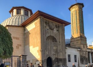 Aşiret Mektebinin Eğitim Programı ve İşleyişi